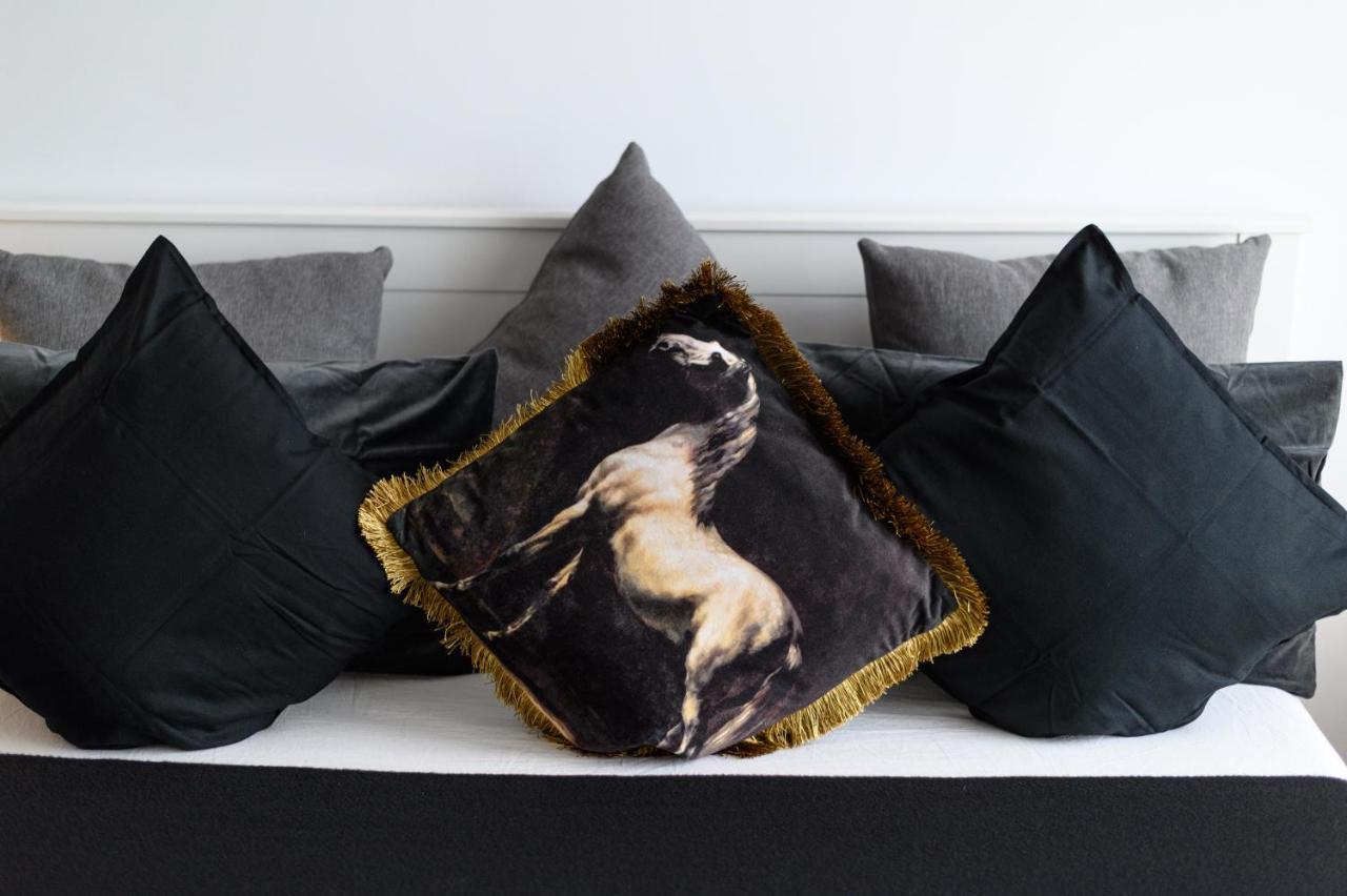 North Artistique - Aviatiei Apartment บูคาเรสต์ ภายนอก รูปภาพ
